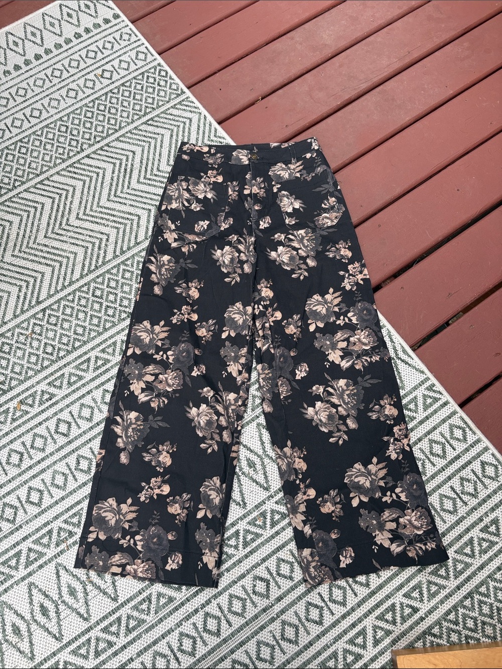 High-Rise Wide-Leg Floral Pants in Black and Beige